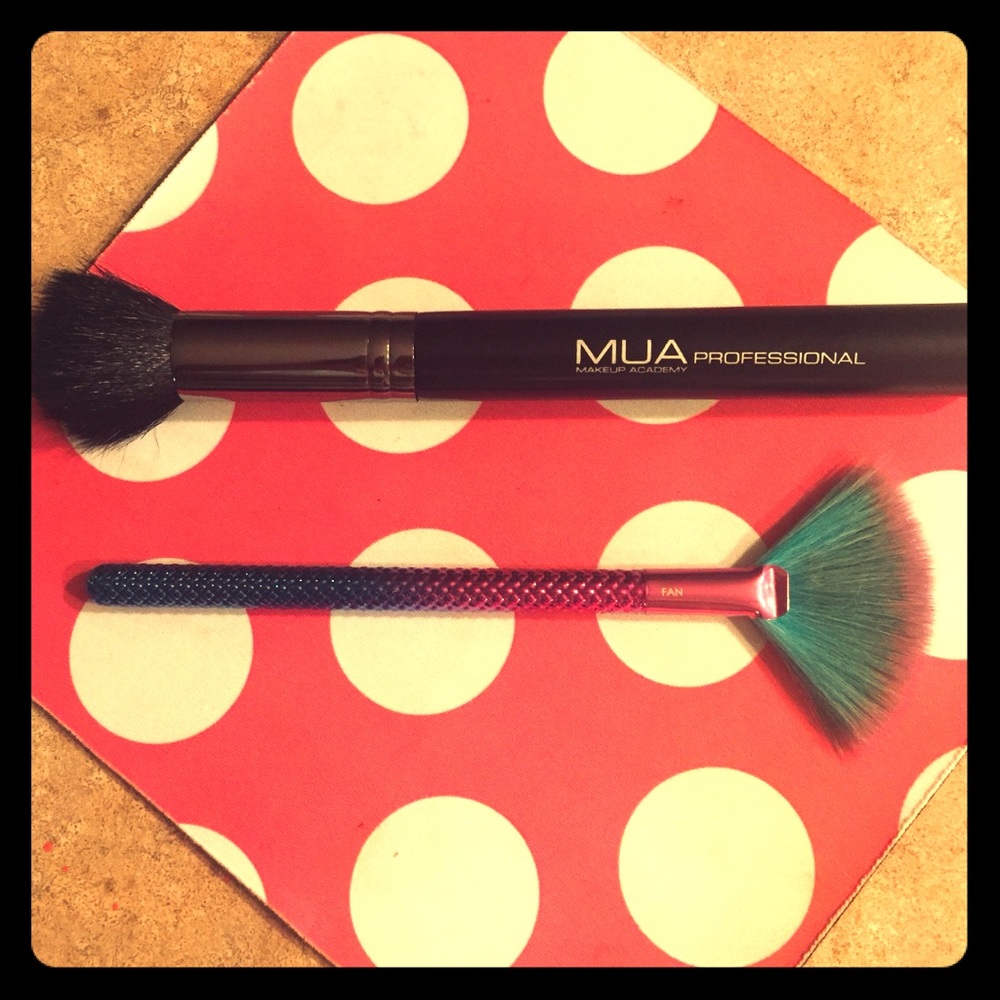 Foundation Brush and contour brush